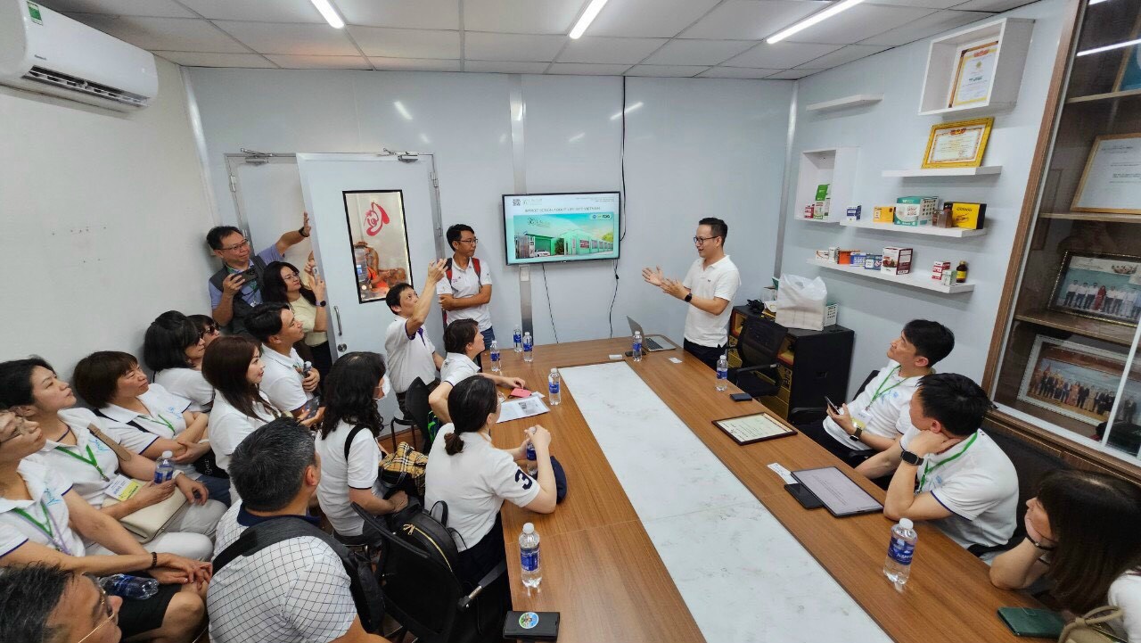 Anh Nguyễn Văn Sự giới thiệu về nhà máy và các lĩnh vực kinh doanh Life Gift