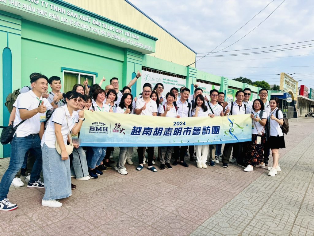 ĐOÀN SINH VIÊN TRƯỜNG ĐẠI HỌC QUỐC LẬP CHÍNH TRỊ - NATIONAL CHENGCHI UNIVERSITY (NCCU) THAM QUAN NHÀ MÁY LIFE GIFT